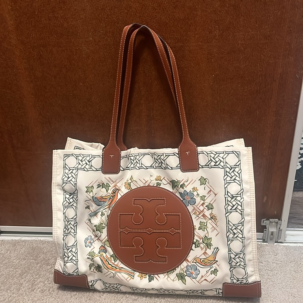 Tory Burch / Ella floral bag / perfect for Summer!